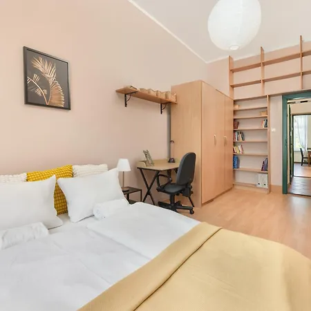 Komfortowy Apartament Blisko Rzeki We Wroclawiu Z Biurkiem I Wanna By Renters
