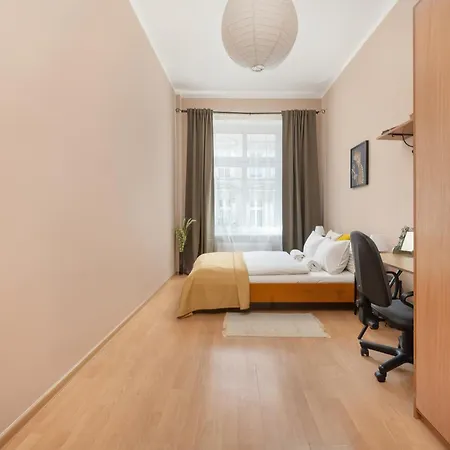 Apartamento Komfortowy Apartament Blisko Rzeki We Wroclawiu Z Biurkiem I Wanna By Renters *