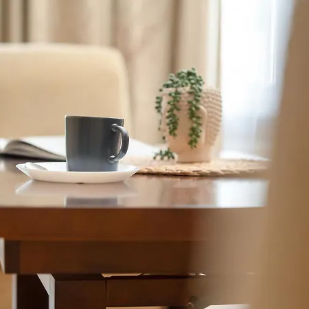Komfortowy Apartament Blisko Rzeki We Wroclawiu Z Biurkiem I Wanna By Renters *