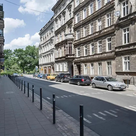Komfortowy Apartament Blisko Rzeki We Wroclawiu Z Biurkiem I Wanna By Renters Apartamento *